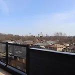 Cozy 3 Story Townhouse!