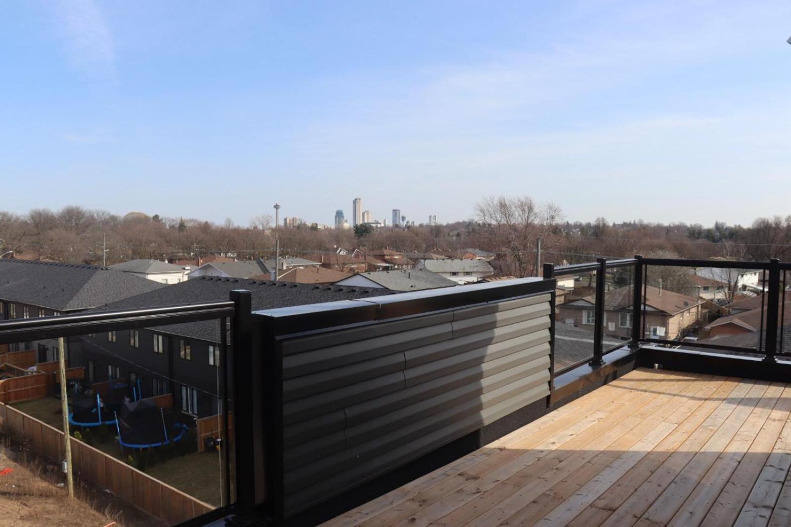 Cozy 3 Story Townhouse! *