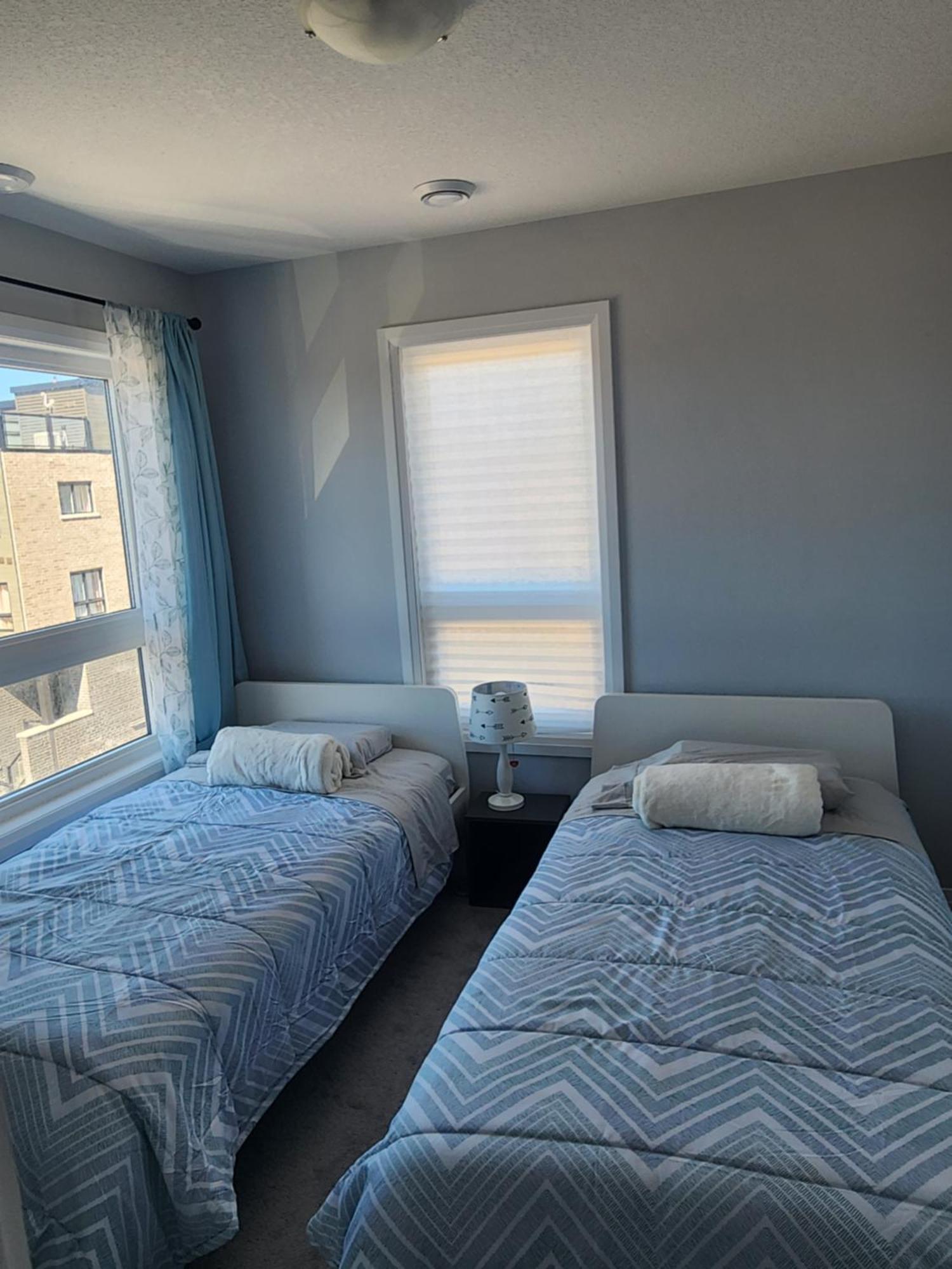 Cozy 3 Story Townhouse! * Niagara Falls