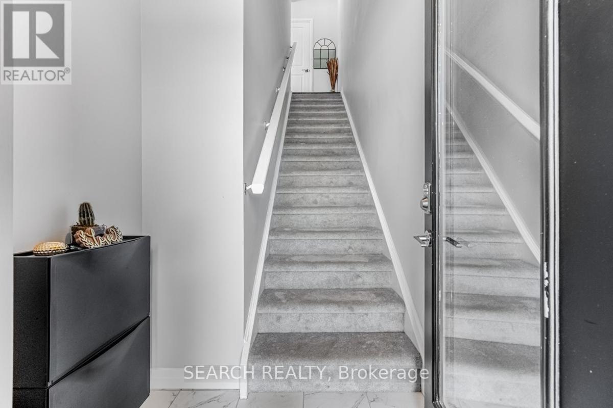 Cozy 3 Story Townhouse! *
