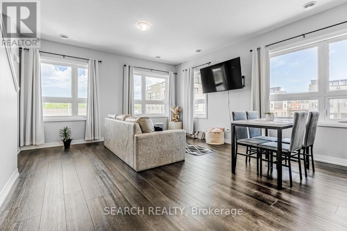 Cozy 3 Story Townhouse! *