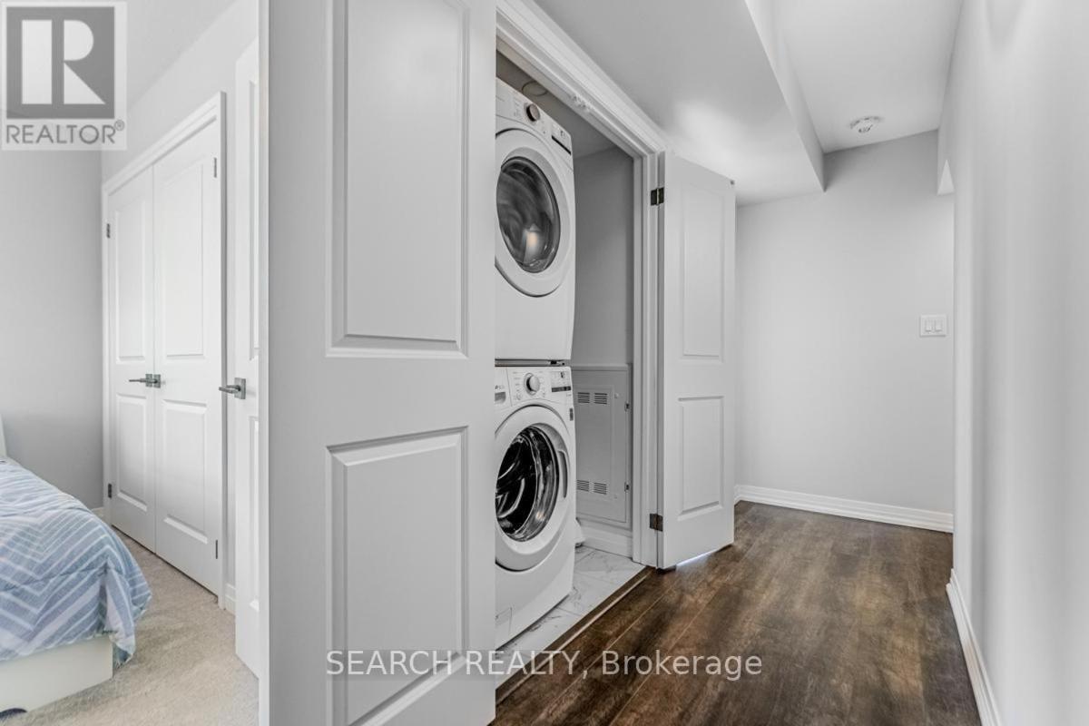 Cozy 3 Story Townhouse!