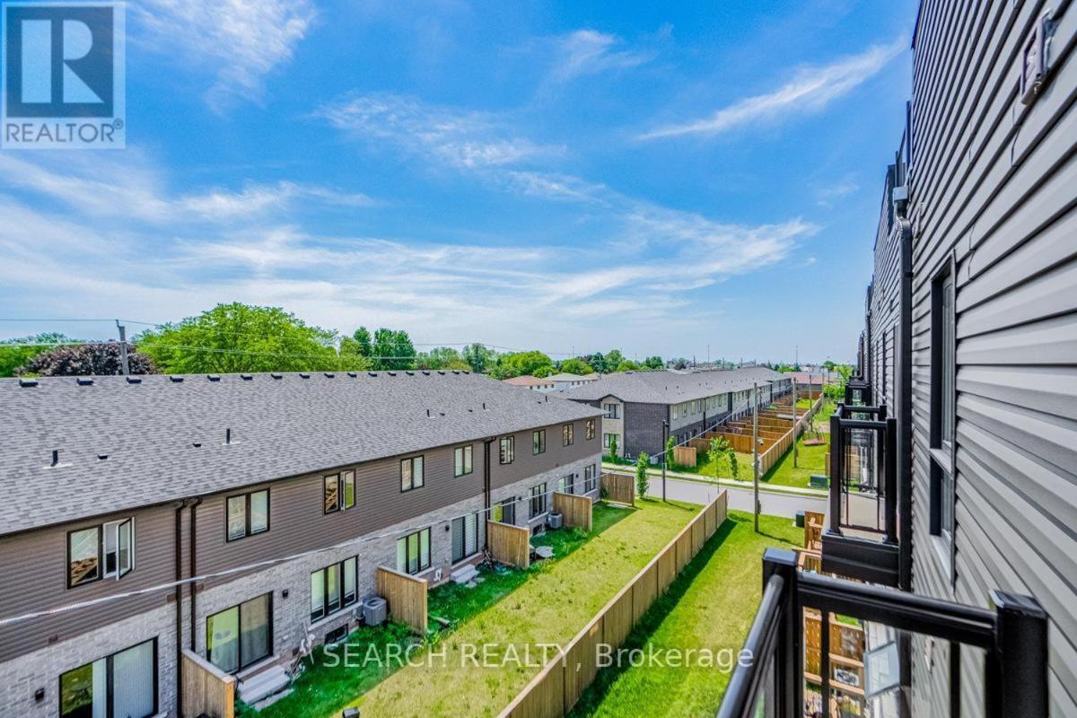 Apartment Cozy 3 Story Townhouse! *